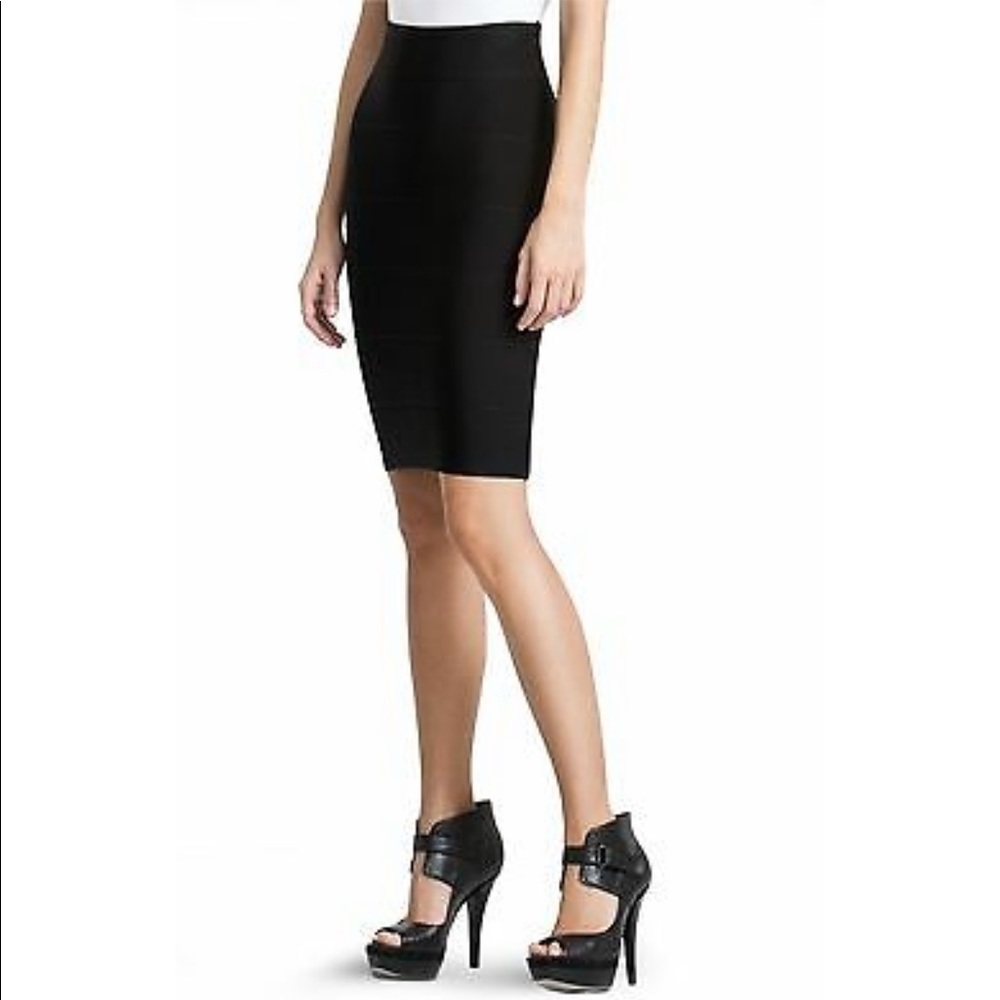 BCBGMAXAZRIA BLACK ALEXA SWEATER POWER SKIRT
